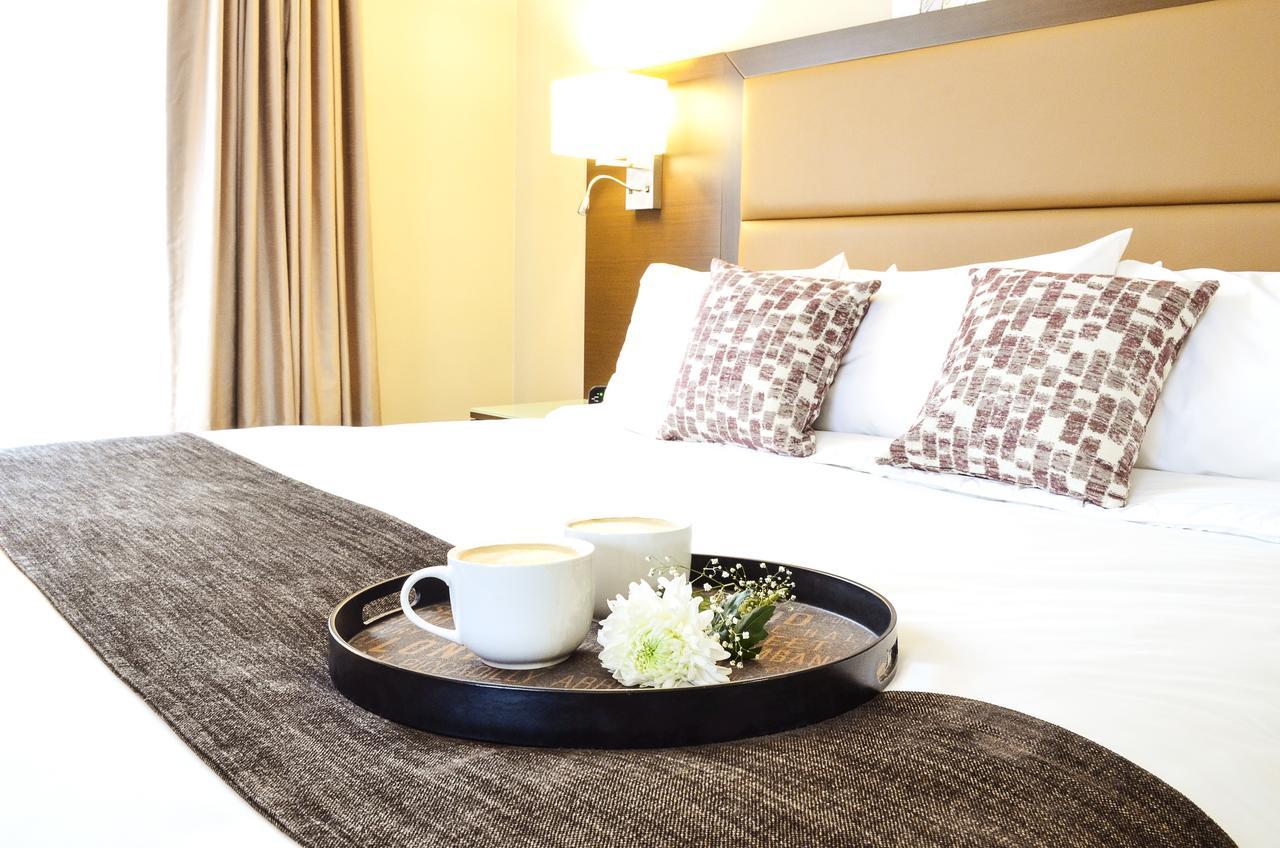 Mstar Hotel Kitimat Bagian luar foto