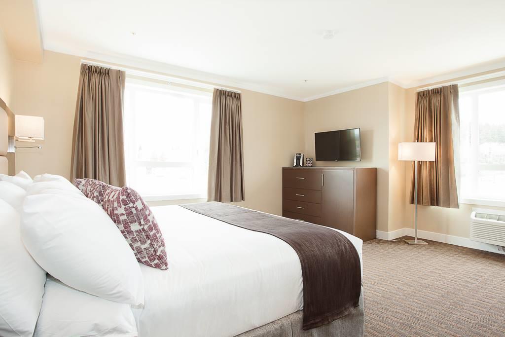 Mstar Hotel Kitimat Bagian luar foto