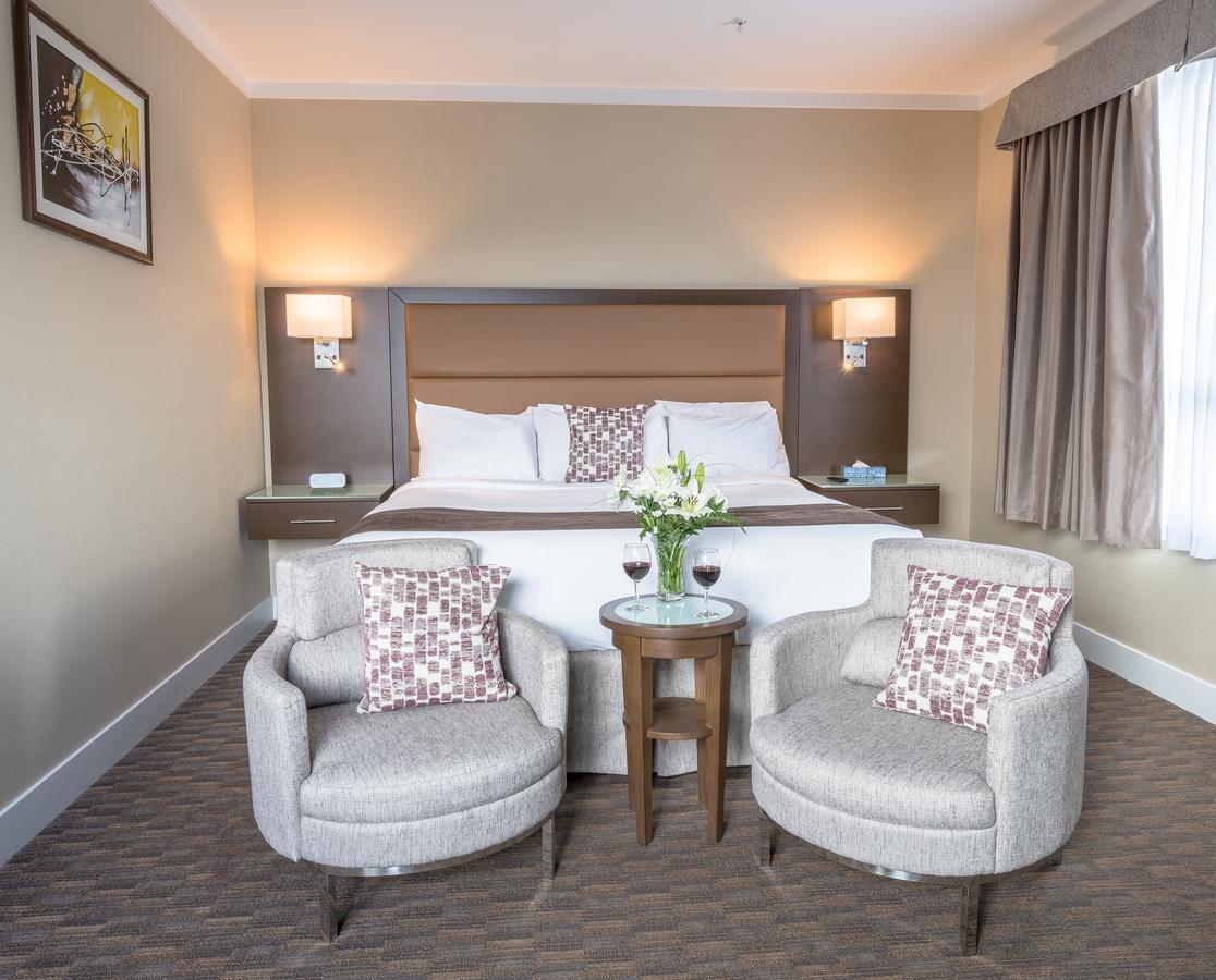 Mstar Hotel Kitimat Bagian luar foto