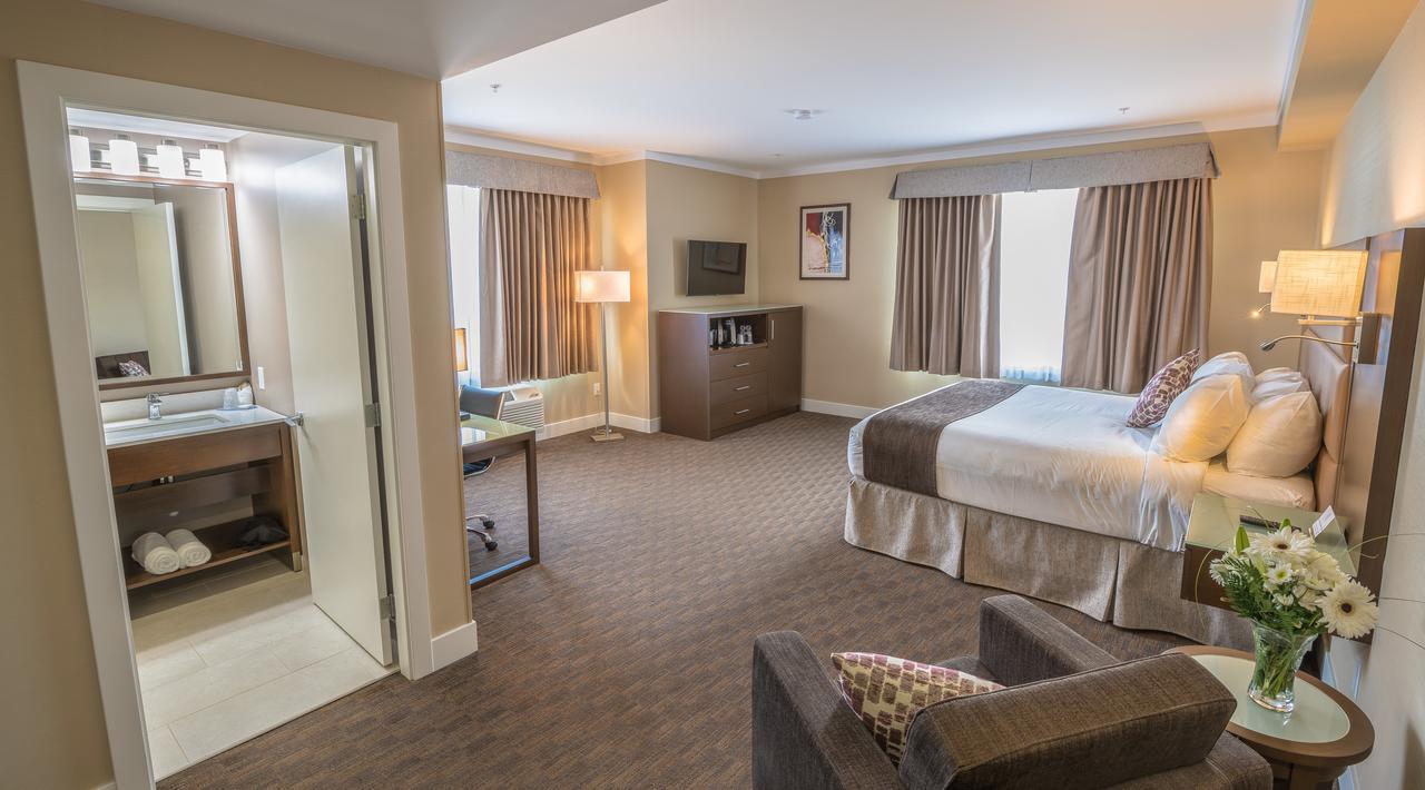 Mstar Hotel Kitimat Bagian luar foto